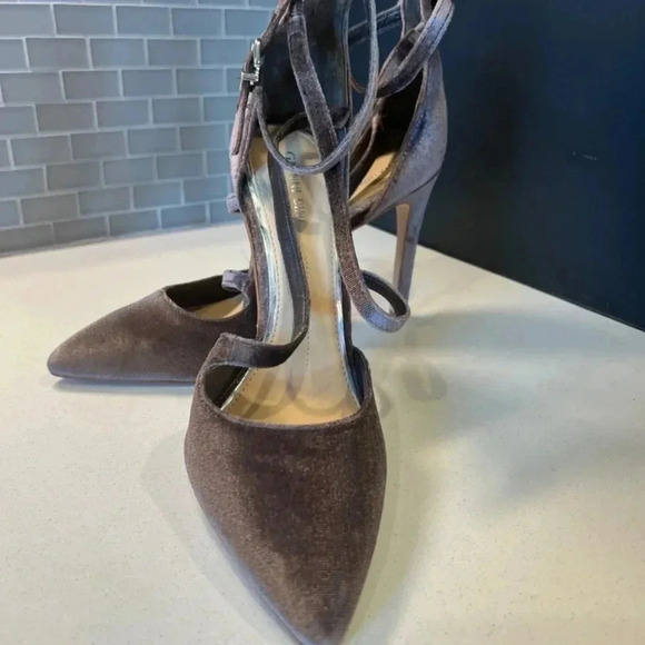 Gianni Bini Brown Heels Size 10 - Picture 7 of 14
